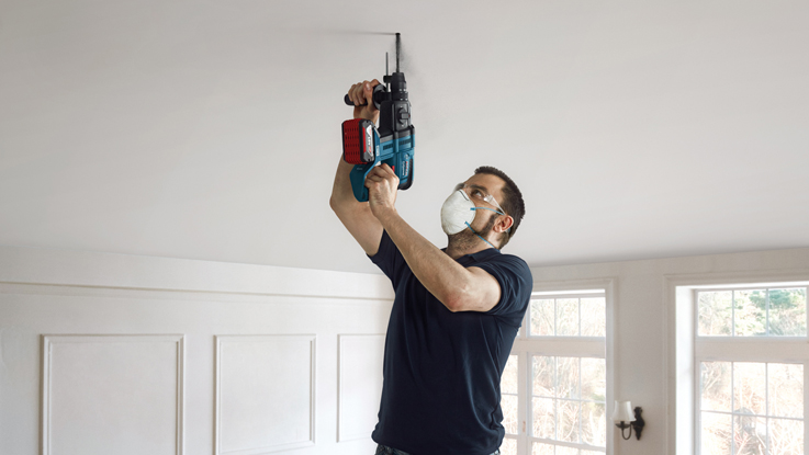 Bosch GBH 180-LI ile baş hizasının üzerinde delme uygulaması